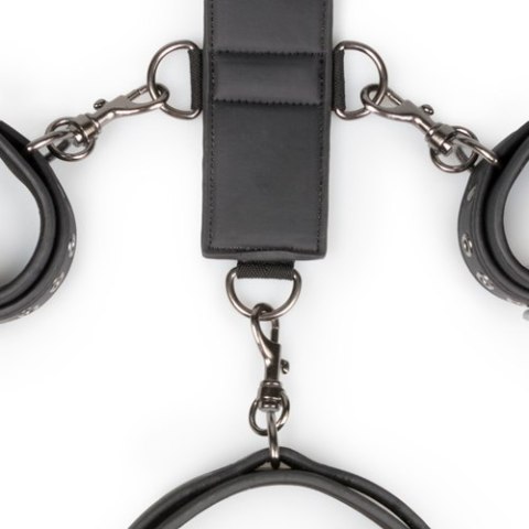 Zestaw BDSM obroża z taśmą i kajdankami krępowanie Easytoys Zestaw BDSM obroża z taśmą i kajdankami krępowanie Easytoys
